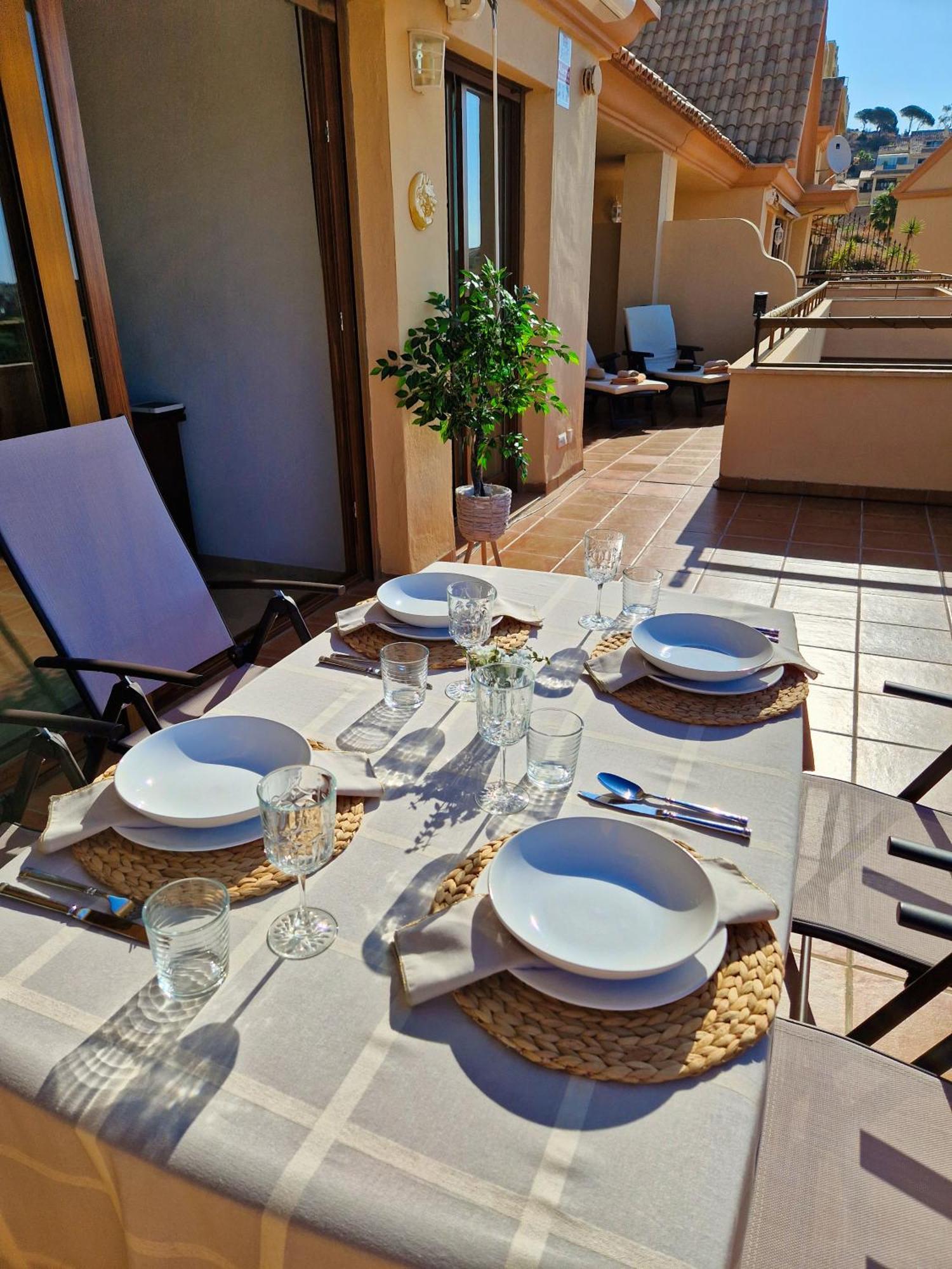 Penthouse Benalvistas Torregolf Seaview Daire Benalmádena Dış mekan fotoğraf